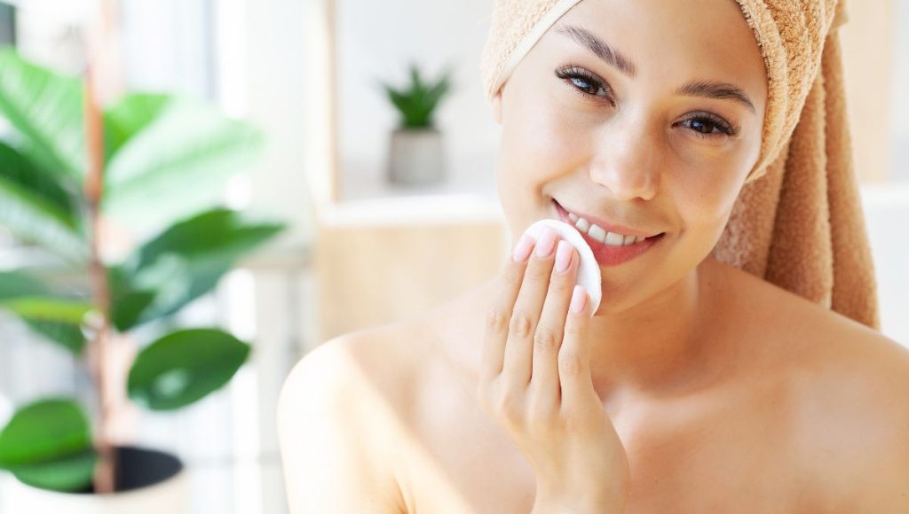 How Exfoliation Accelerates Skin Lightening Naturally