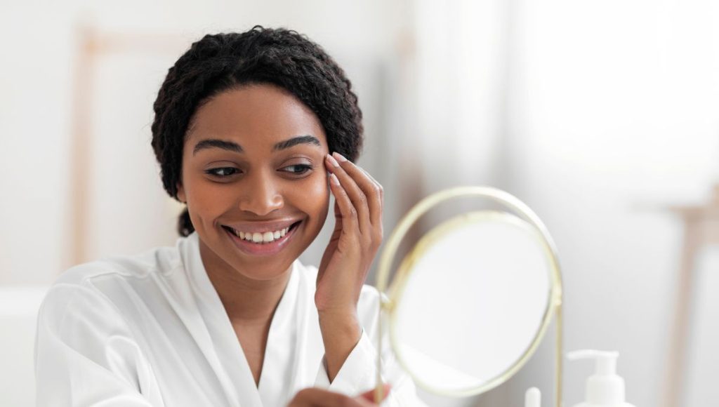 How to Choose the Best Serum for Acne Scars and Dark Spots for Your Skin Type