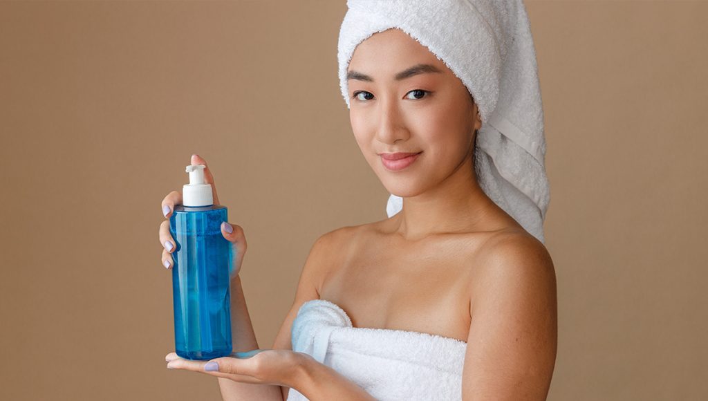 Lemon Turmeric Kojic Acid Body Wash vs. Regular Formulas