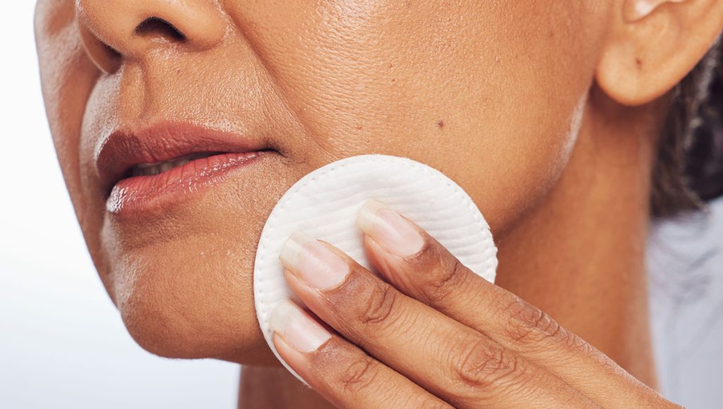 Niacinamide and Glycolic Acid Pads: A Dynamic Duo for Skin Clarity