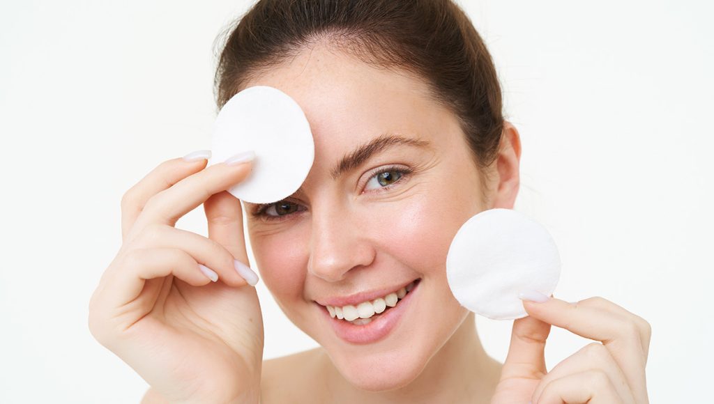What Do Exfoliating Toner Pads Do for Your Skin?