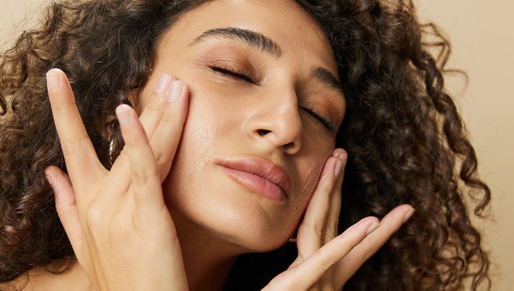Can You Use Retinol with Salicylic Acid and Still Shine? Here's Your Takeaway