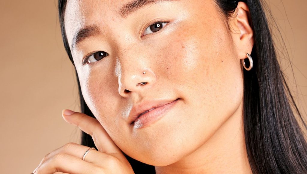 Customizing Your Routine with Glow Oil for Face