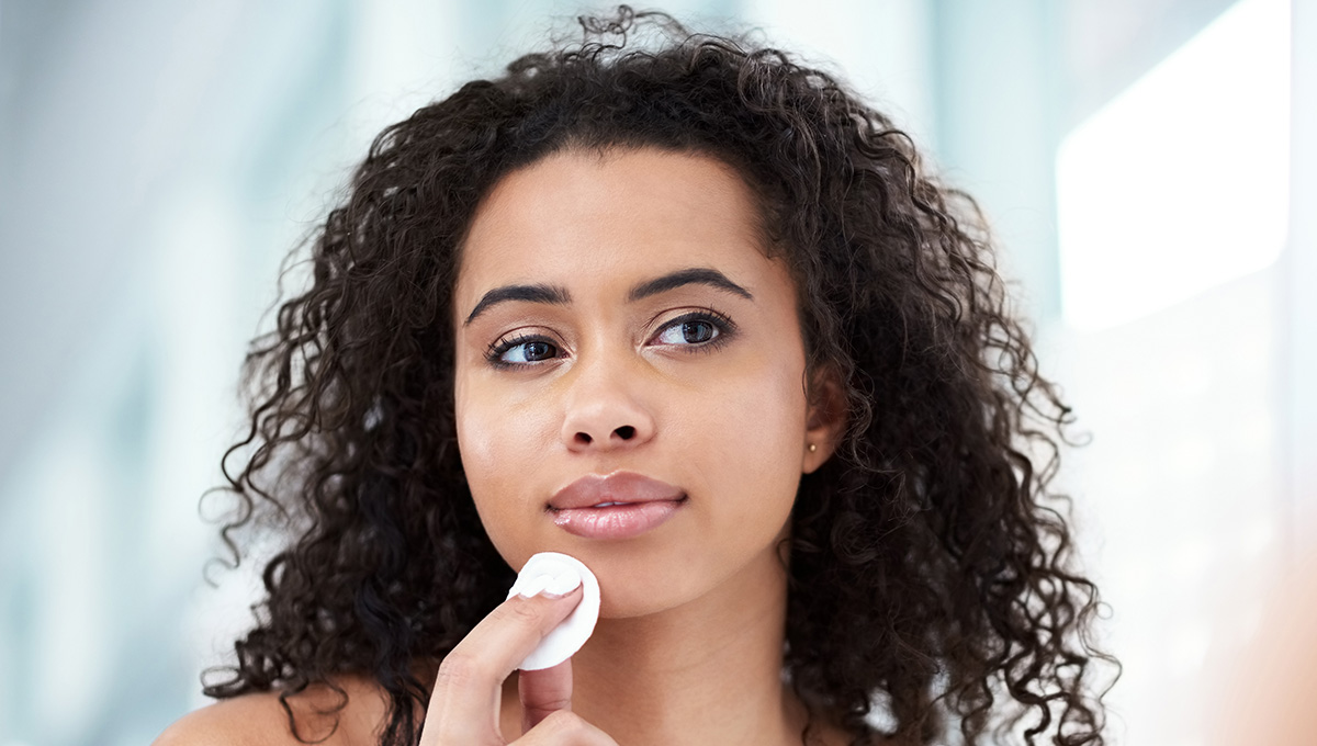 How Does Glycolic Acid Help With Dark Spots? Benefits, Uses, and Product Picks