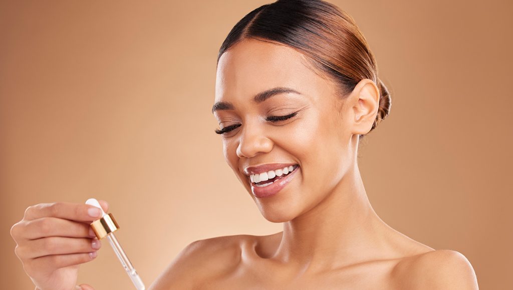 How Niacinamide Works to Transform Skin