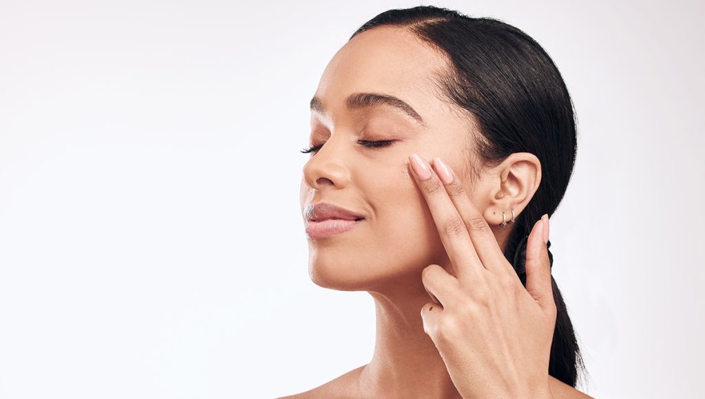 How Rosehip Oil for Hyperpigmentation Can Transform Your Skin