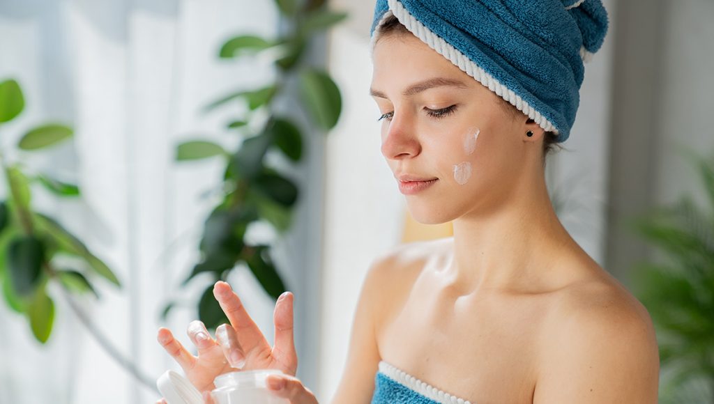 How to Build a Skincare Routine with Brightening Cream for Dark Spots