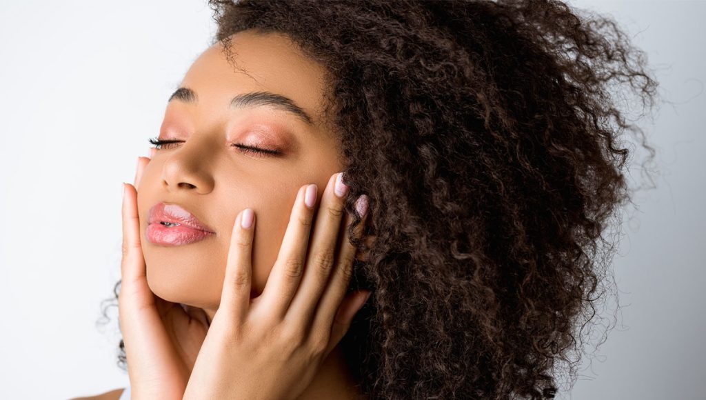 How to Choose the Best Body Oil for Black Skin to Achieve Long-Lasting Radiance