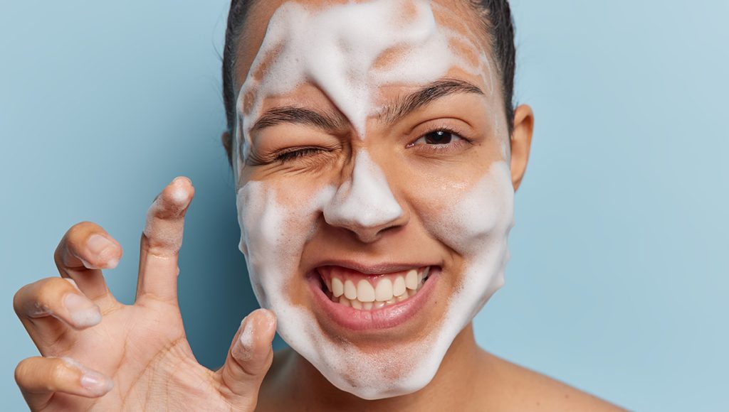 How to Choose the Best Water Based Face Cleanser For Your Skin