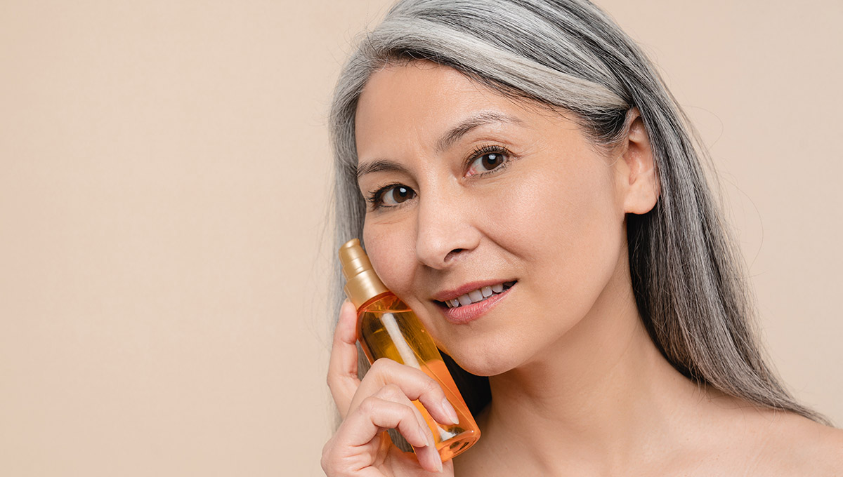 How to Use Anti Aging Essential Oils to Reduce Wrinkles and Rejuvenate Skin