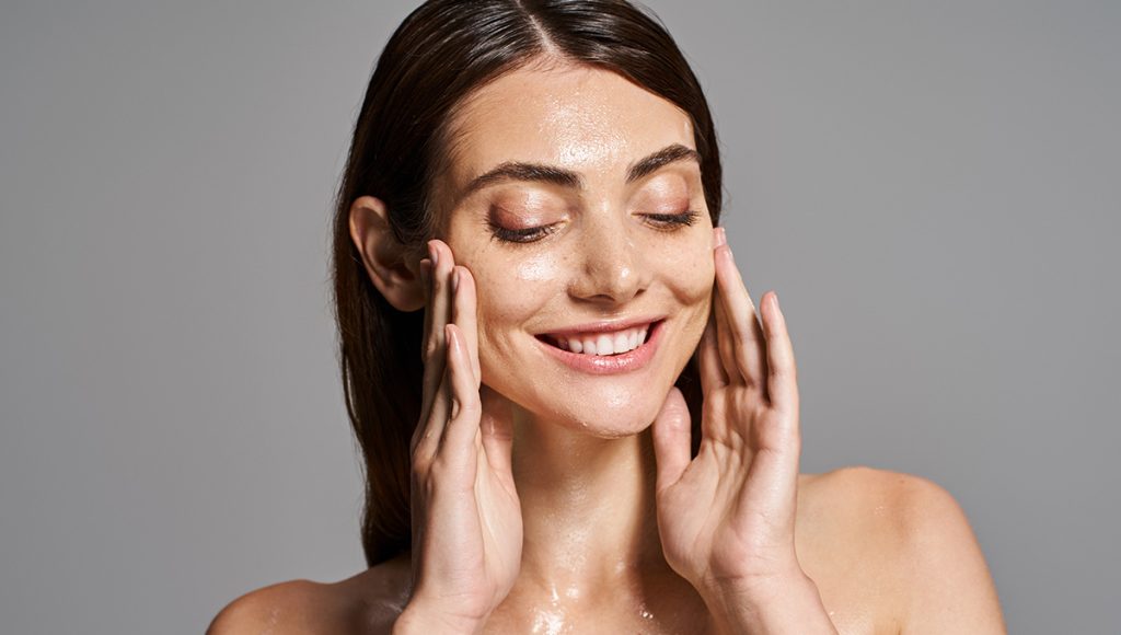 How to Use Essential Oils for Skin Lightening Effectively and Safely