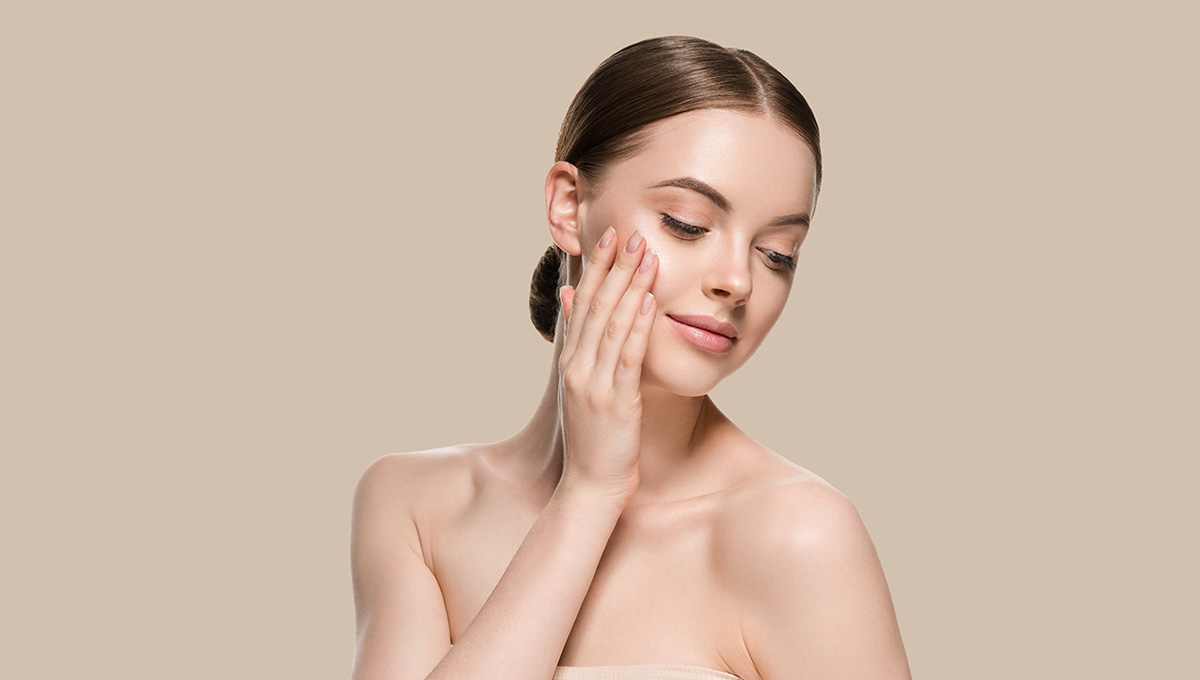 How to Use Essential Oils for Wrinkles to Rejuvenate and Firm Aging Skin