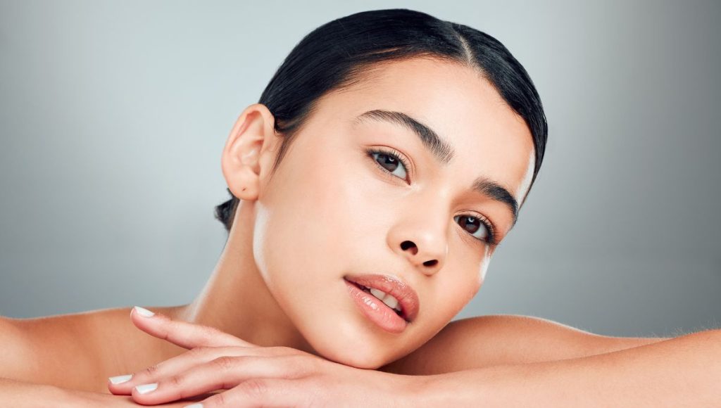 Natural Clarification with Tea Tree Glow Oil for Skin