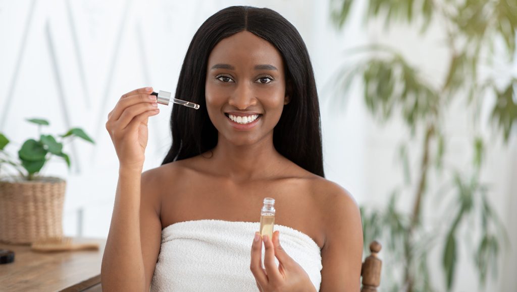 The Role of Pure Retinol in Achieving Clearer, Younger-Looking Skin