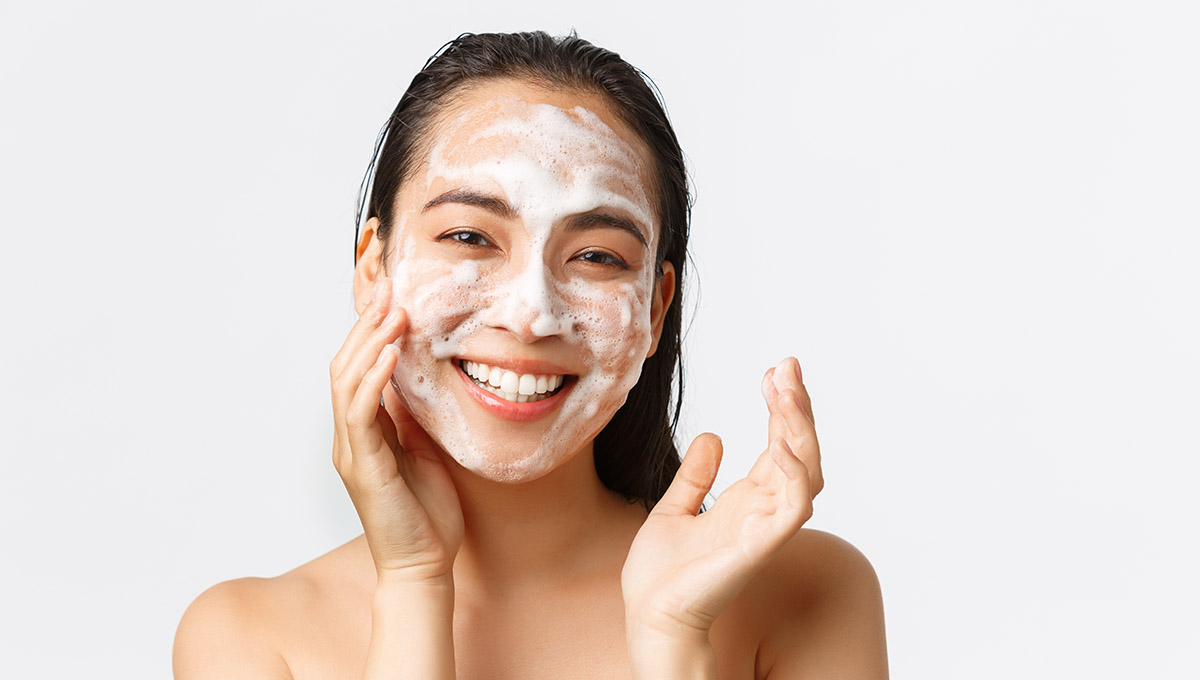 What is a Water Based Cleanser and Why Your Skincare Routine Needs One