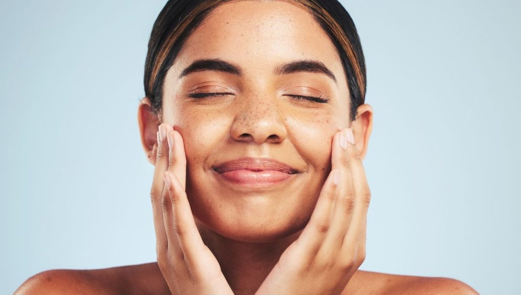 Enhancing Skin Texture with Aloe Facial Cleansing Foam