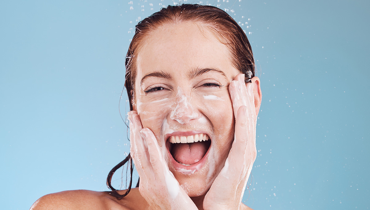 How to Reveal Glowing Skin with a Brightening Vitamin C Body Wash That Works