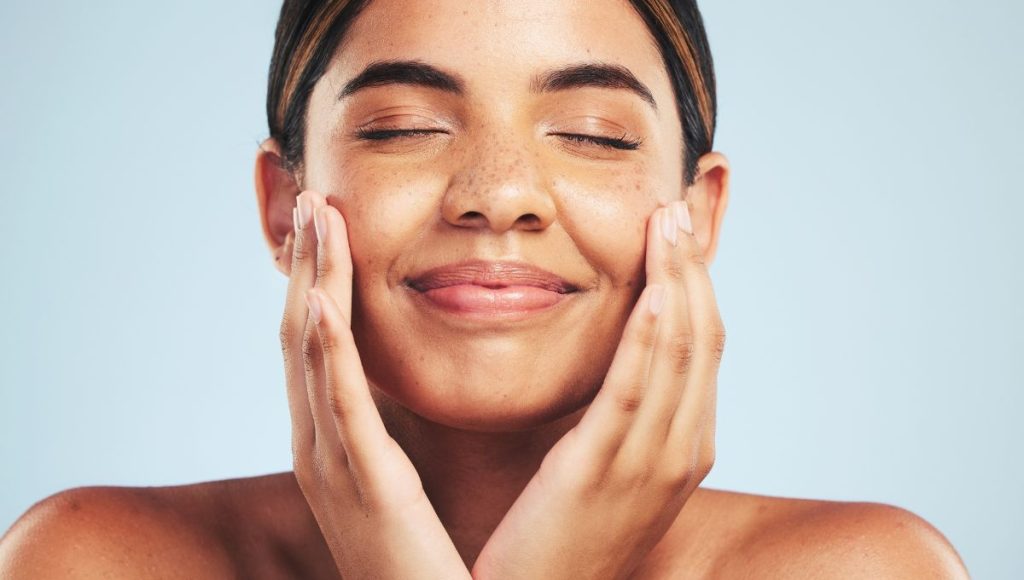 How to Use the Best Essential Oil for Skin in Your Daily Routine