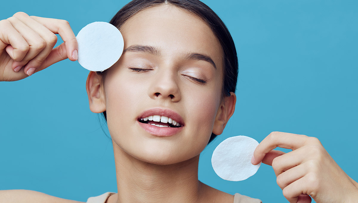 How Turmeric Face Pads Can Improve Your Skincare Routine Naturally