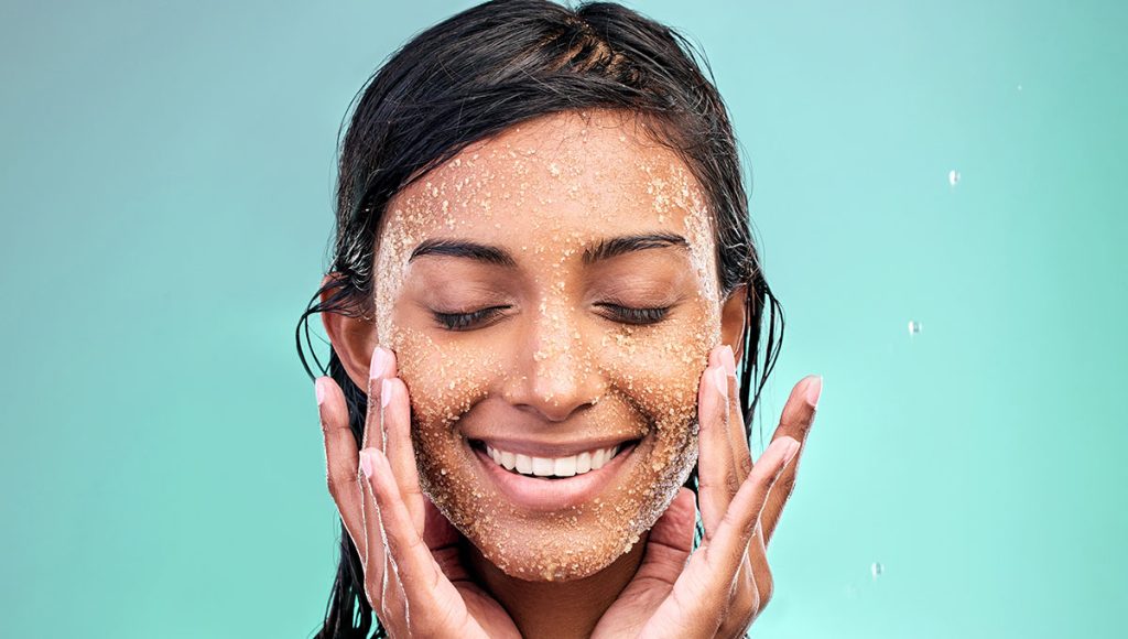 Ingredient Highlight: Why Turmeric is Essential in the Best Face Scrub for Oily Skin