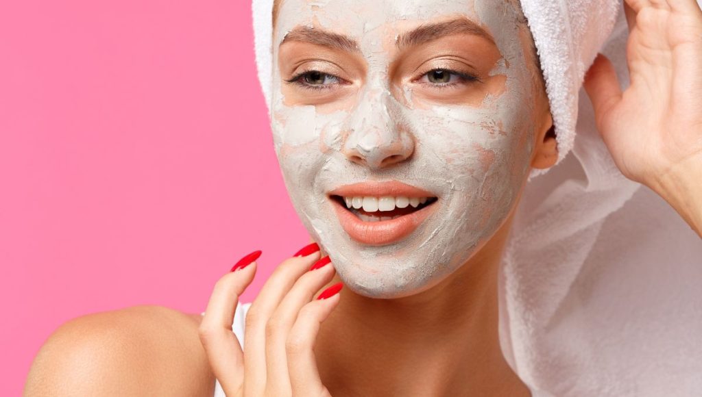 Benefits of a Brightening Body Scrub in Your Skincare Routine