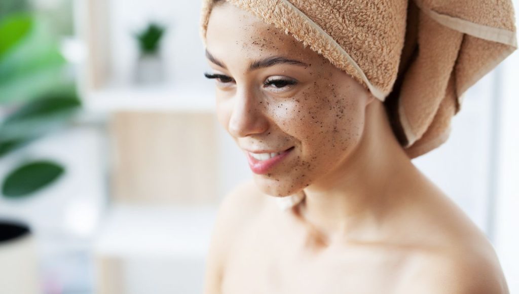 Brightening Body Scrub for Cellulite and Firmness