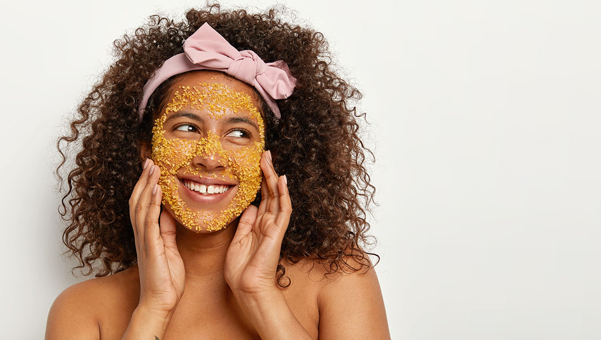 How a Turmeric Scrub for Melanated Skin Can Help You Achieve a Glowing Complexion