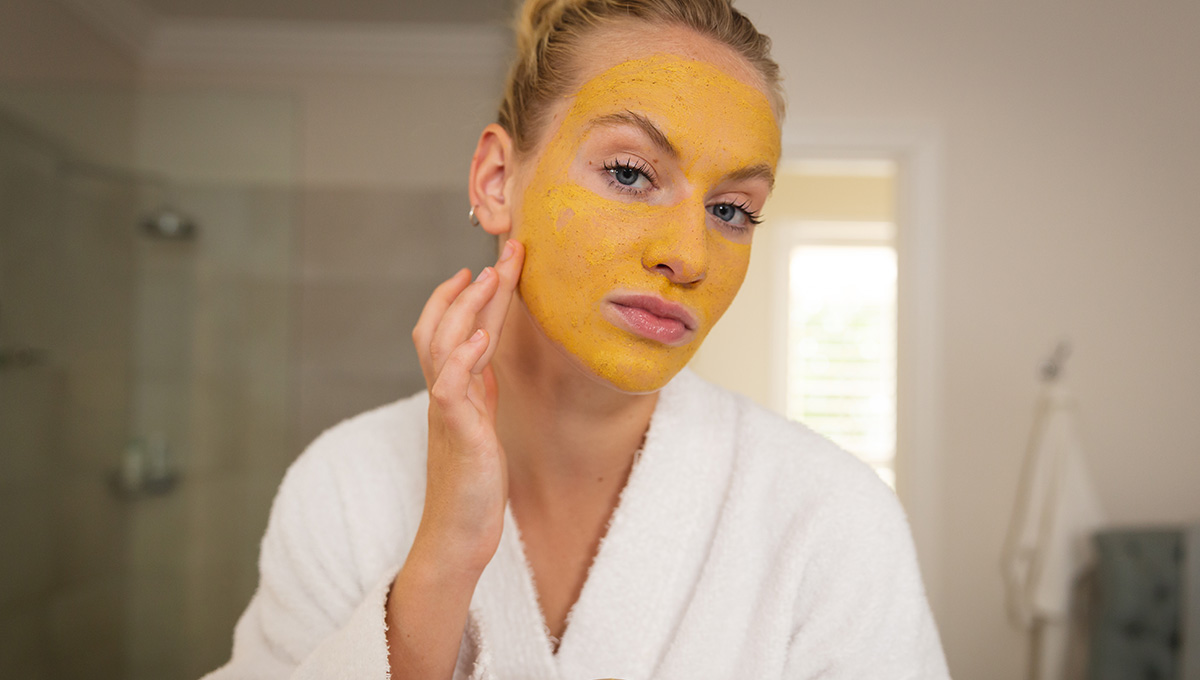 How to Brighten Your Skin Tone using a Skin Lightening Exfoliating Scrub