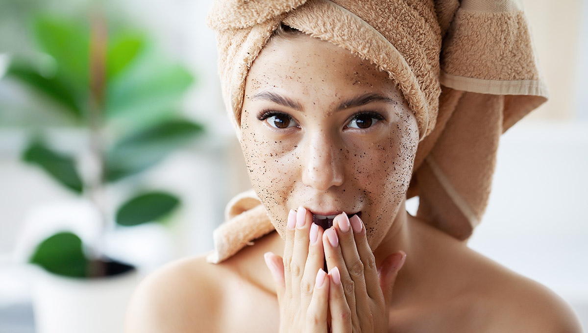 How to Choose the Best Face Scrub Exfoliator for Smoother, Brighter Skin