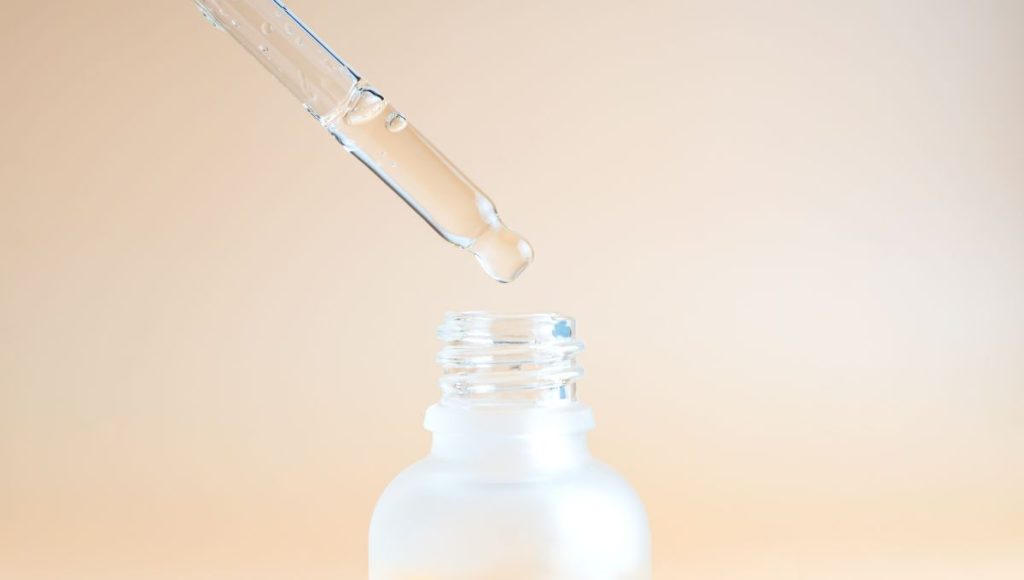 Ingredient Spotlight: Hyaluronic Acid in the Best Hydrating Eye Cream